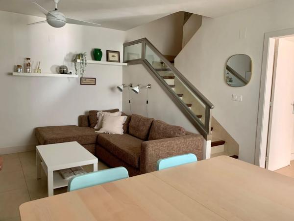 Chalet pareado en calle el Poniente, 6