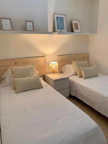 Chalet pareado en calle el Poniente, 6