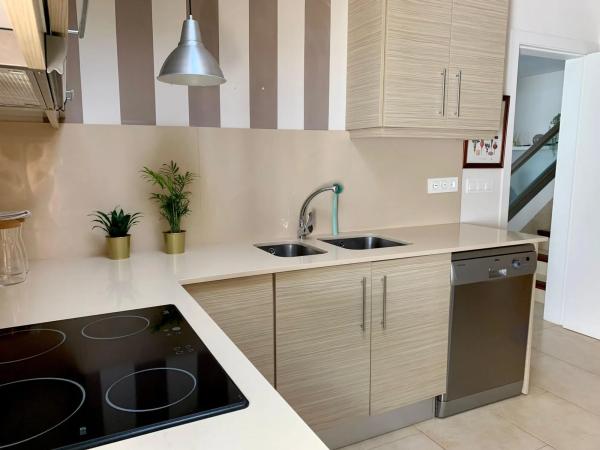 Chalet pareado en calle el Poniente, 6