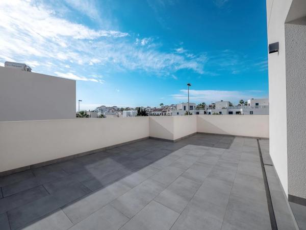 Chalet pareado en calle Madame Butterfly