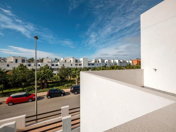 Chalet pareado en calle Madame Butterfly