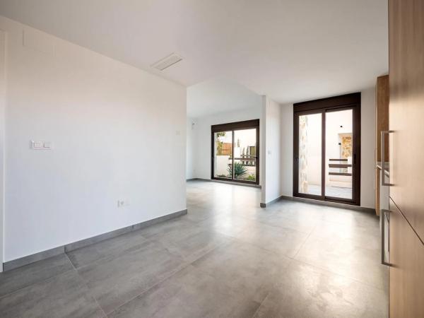 Chalet pareado en calle Madame Butterfly