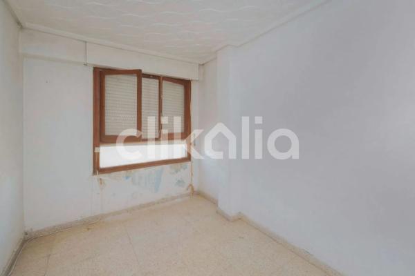 Piso en calle Miguel Delibes