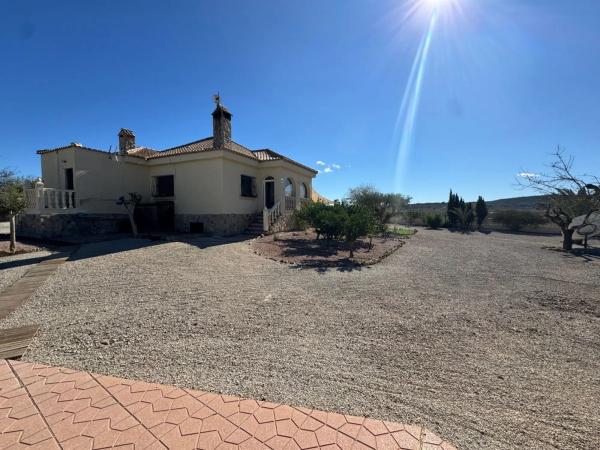 Casa rural en avenida Sierra Escalona