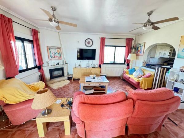 Casa rural en avenida Sierra Escalona