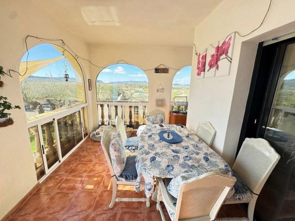 Casa rural en avenida Sierra Escalona