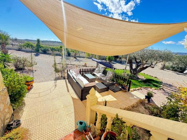 Casa rural en avenida Sierra Escalona