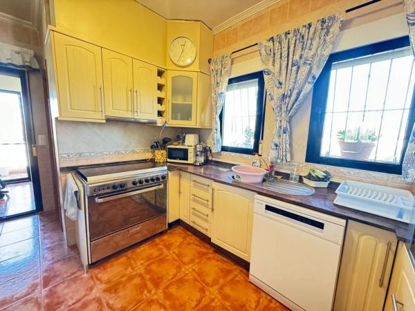 Casa rural en avenida Sierra Escalona