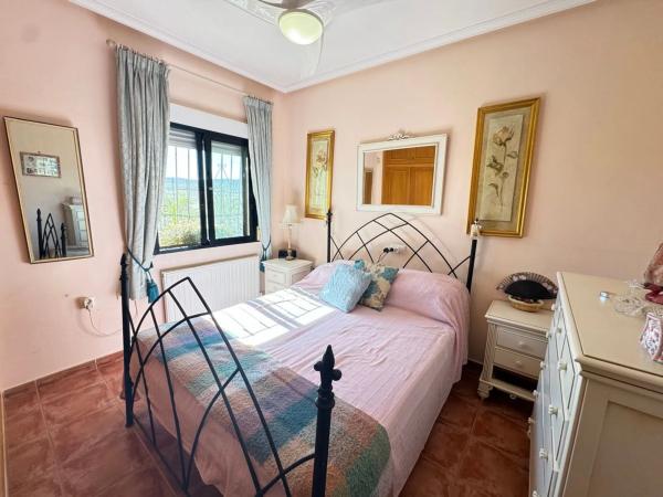 Casa rural en avenida Sierra Escalona