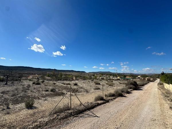 Casa rural en avenida Sierra Escalona