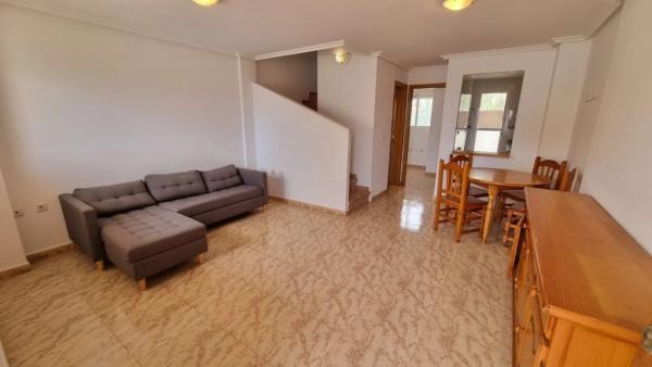 Chalet adosado en calle Cilantro