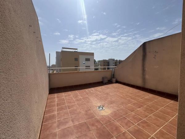 Chalet adosado en calle Cilantro