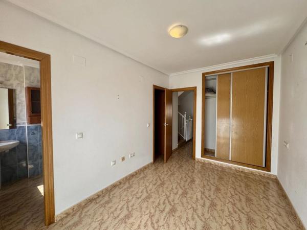 Chalet adosado en calle Cilantro