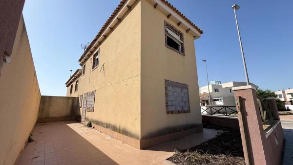 Chalet adosado en calle Pastores, 4