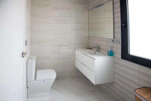 Casa independiente en calle Esparto