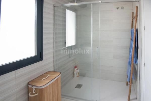 Casa independiente en calle Esparto