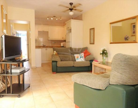 Chalet adosado en calle Lirio