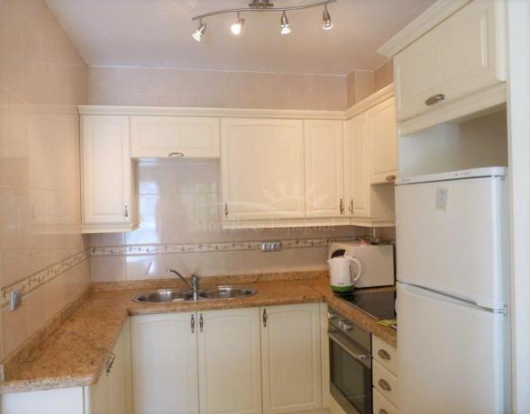 Chalet adosado en calle Lirio