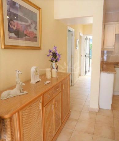 Chalet adosado en calle Lirio