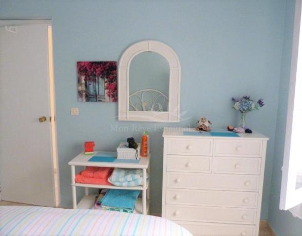 Chalet adosado en calle Lirio