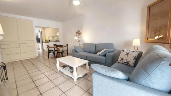 Chalet adosado en calle Río Seco