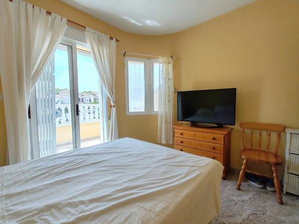 Chalet adosado en calle Albahaca