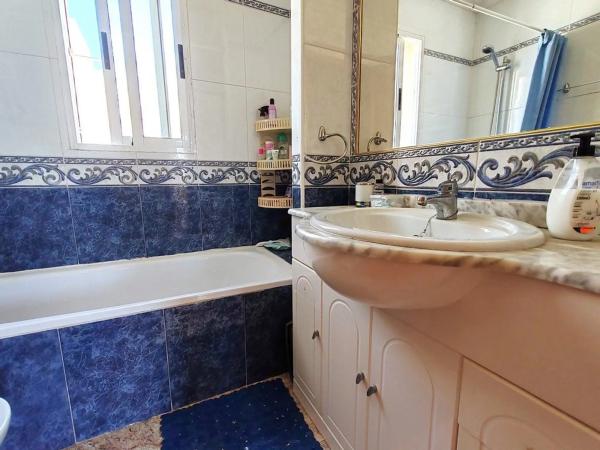 Chalet adosado en calle Albahaca