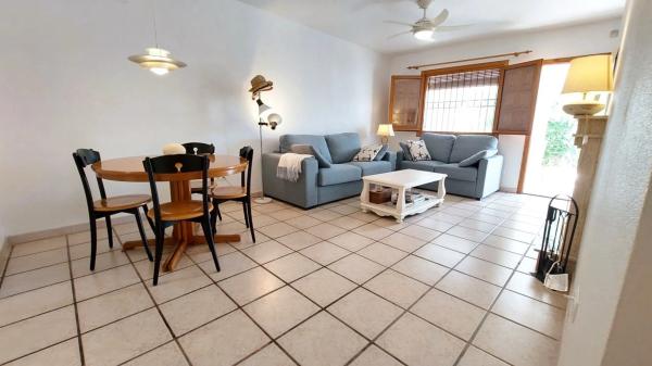 Chalet adosado en calle Río Seco