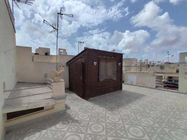 Chalet pareado en calle Alondra, 15