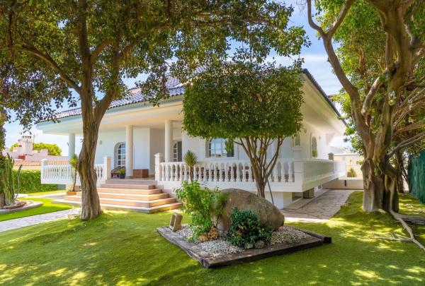 Chalet en calle Jorge Manrique