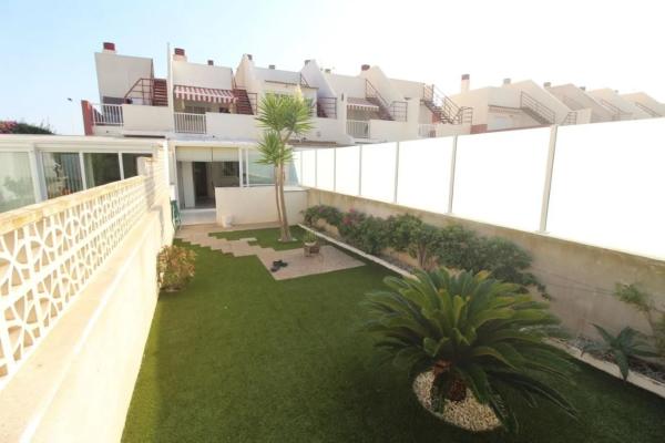 Chalet adosado en calle Monteperdido