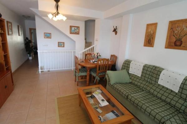 Chalet adosado en calle Monteperdido