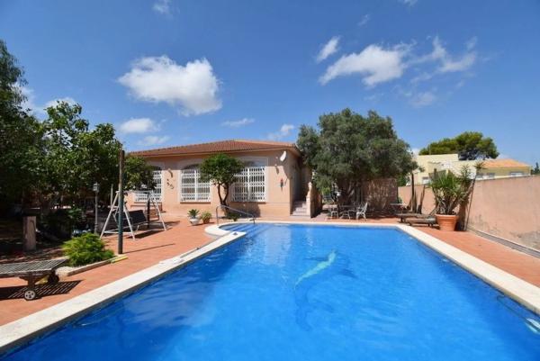 Chalet en Barrio Los Balcones - Los Altos del Edén