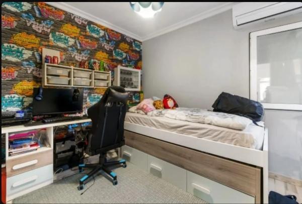 Chalet pareado en calle Argolidas