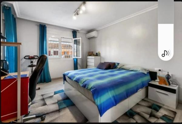 Chalet pareado en calle Argolidas