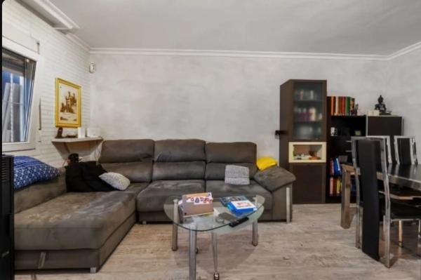 Chalet pareado en calle Argolidas