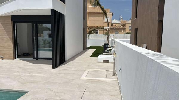 Casa independiente en calle Afrodita