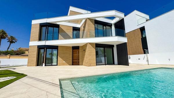 Casa independiente en calle Afrodita