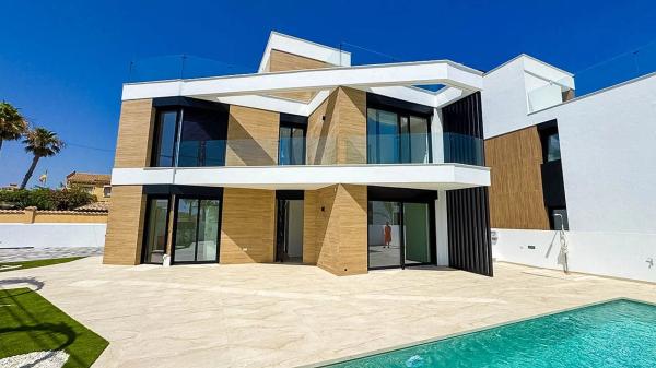 Casa independiente en calle Afrodita