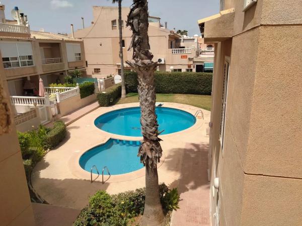 Chalet adosado en calle Gandhi, 2