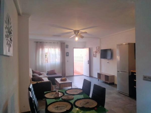 Chalet adosado en calle Gandhi, 2