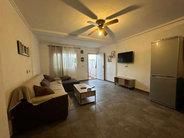 Chalet adosado en calle Gandhi, 2