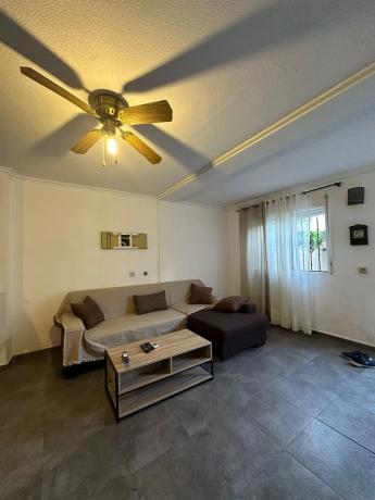 Chalet adosado en calle Gandhi, 2