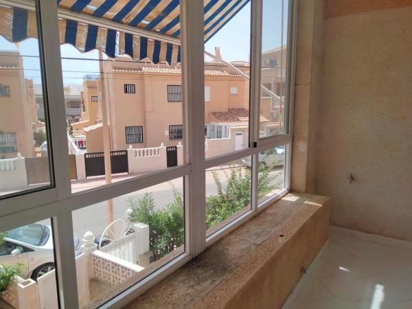 Chalet adosado en calle Gandhi, 2