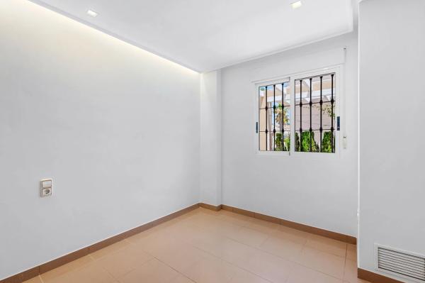 Casa independiente en calle Lebeche, 25