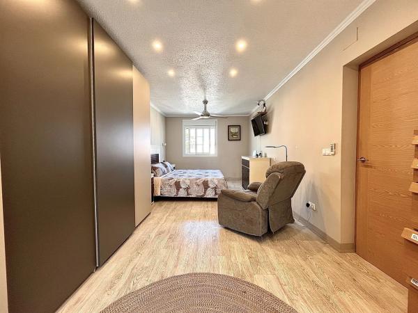 Chalet pareado en calle Patricio Zammit, 50