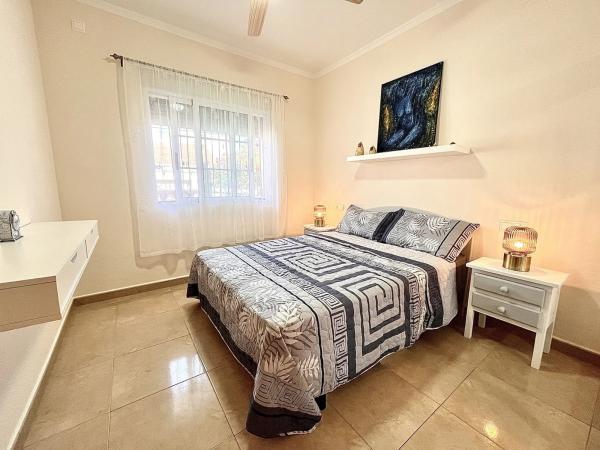 Chalet pareado en calle Patricio Zammit, 50