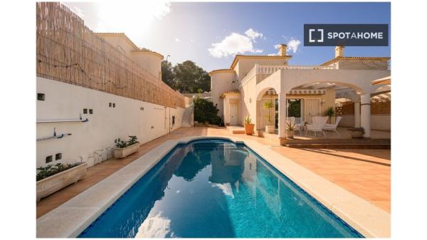 Piso de 3 dormitorios en alquiler en Alicante