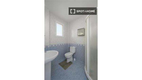 Piso de 3 dormitorios en alquiler en Alicante