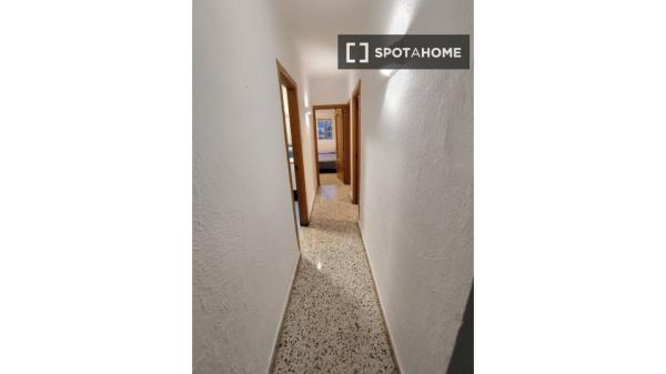Habitación en piso compartido en alquiler en Miraflores, Málaga